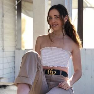 Meet your Posher, Devin